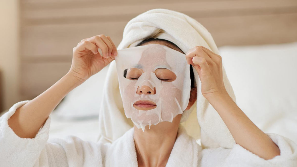 Sheet Masks: Τι πραγματικά κάνουν και πώς να διαλέξεις τη σωστή